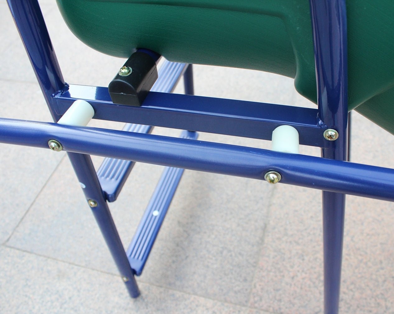 A - Frame Metal Swing Set w/ Slide (Blue, Green, Orange) - KiKiUMi