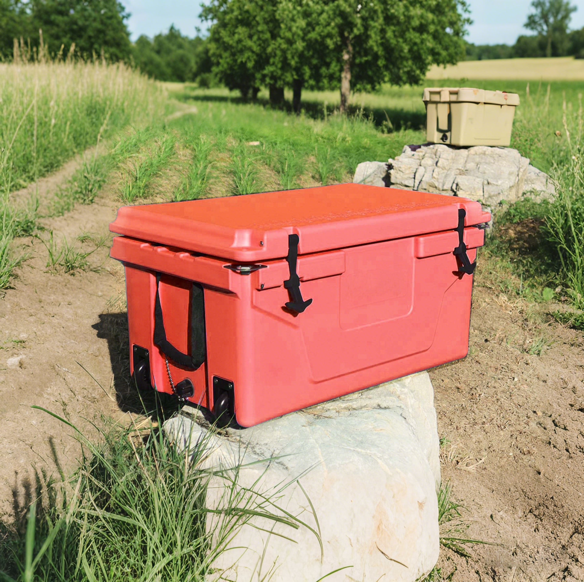 Portable insulated cooler box for outdoor camping, picnic and fishing(red)