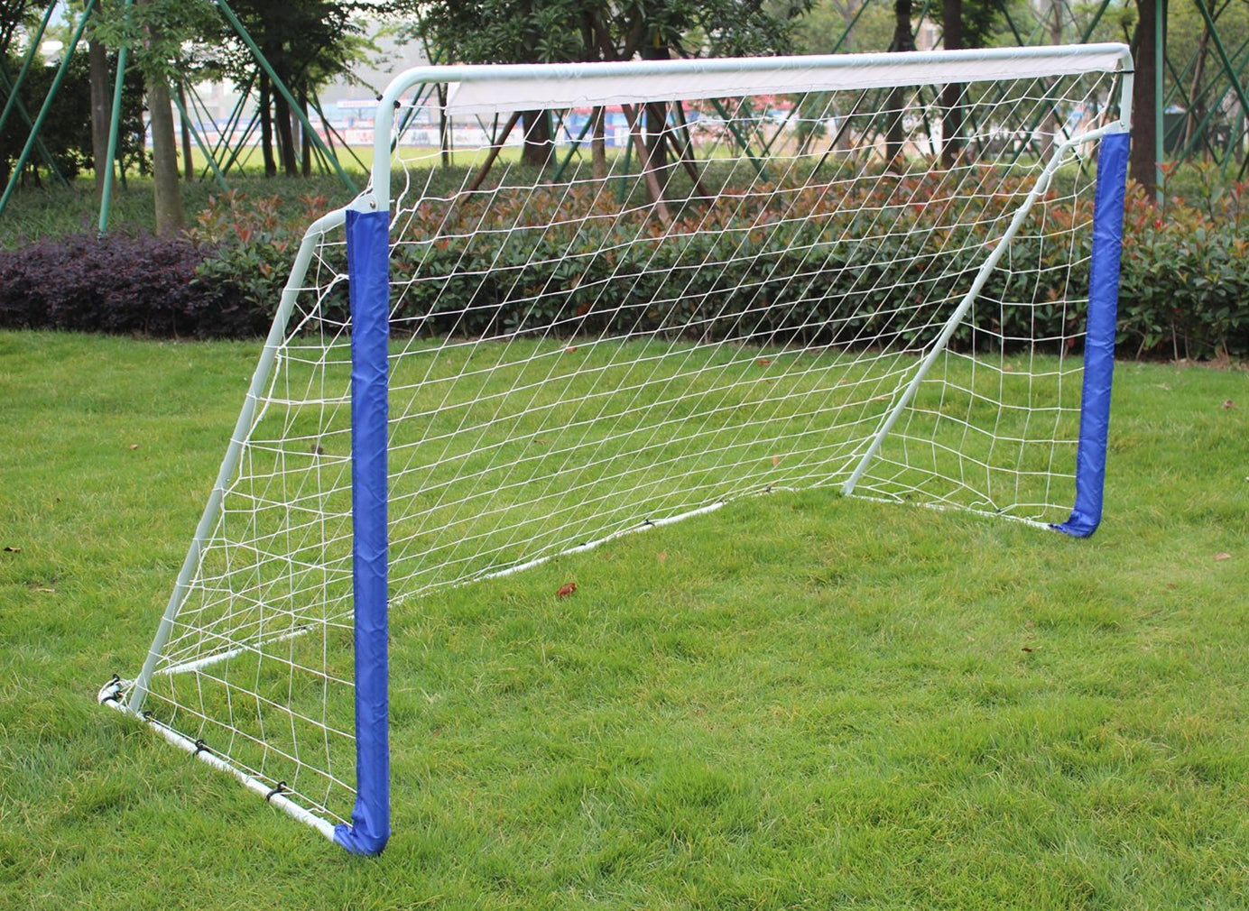 8 × 5-foot football goal and net（white）