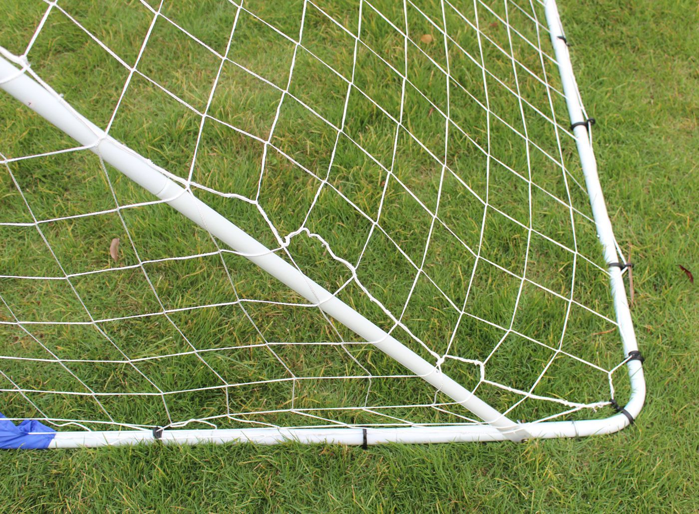 8 × 5 - foot football goal and net（white） - KiKiUMi