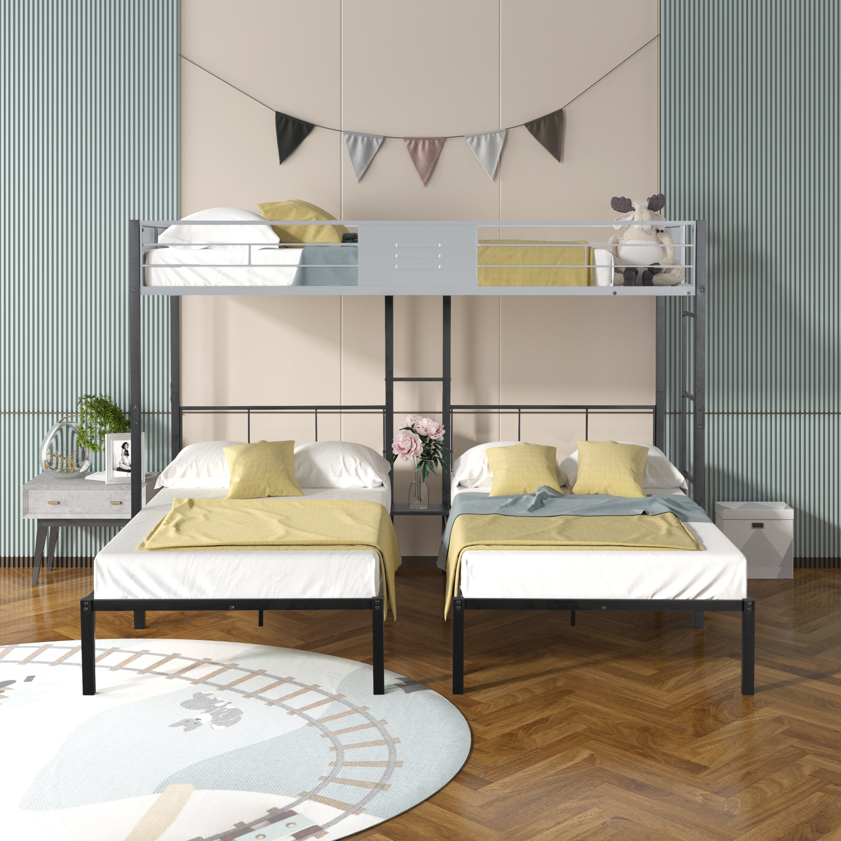 Triple bed with ventilation panels, a sturdy metal frame and noise-free wooden slats