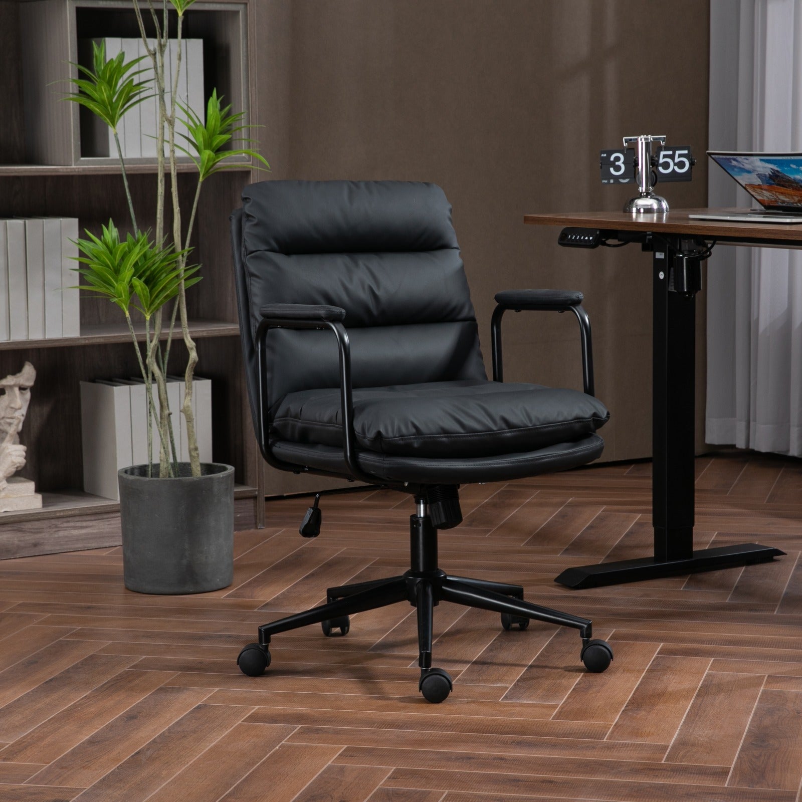 Rolling swivel chair made of PU leather with soft-padded armrests(Black)