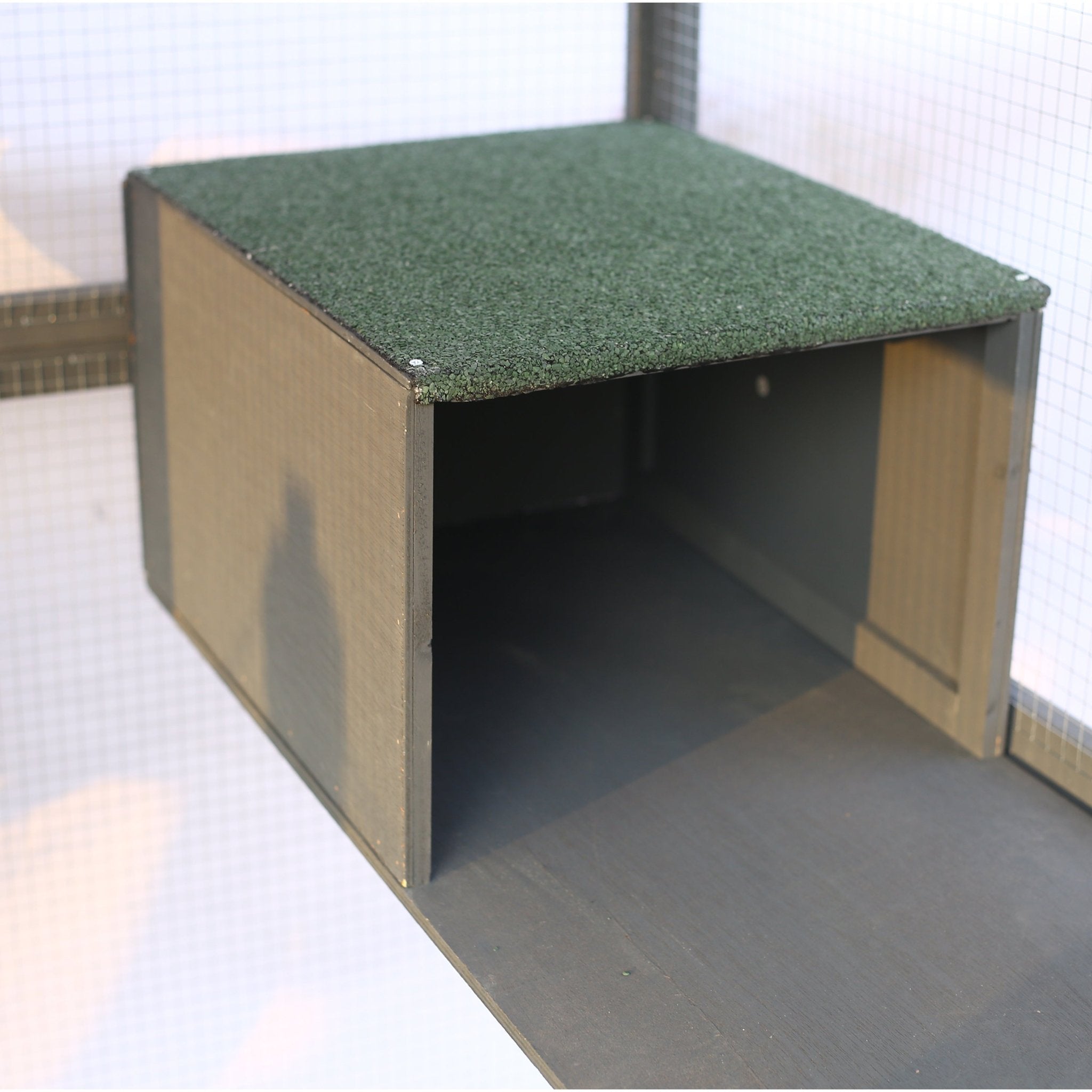 Large outdoor wooden cat enclosures - KiKiUMi