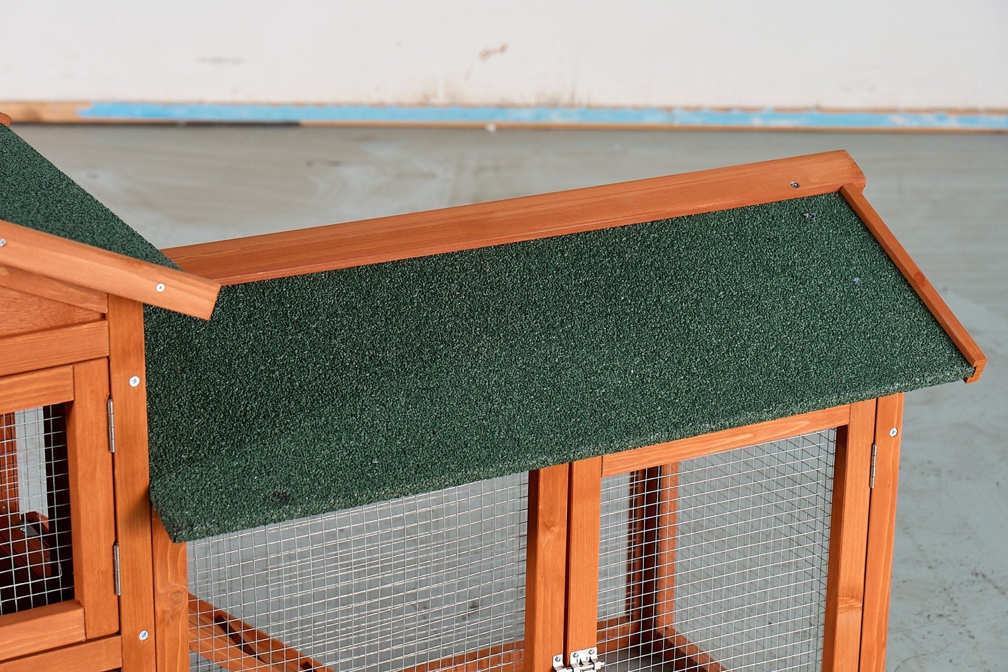 Large wooden cages for rabbits, chickens and guinea pigs - KiKiUMi