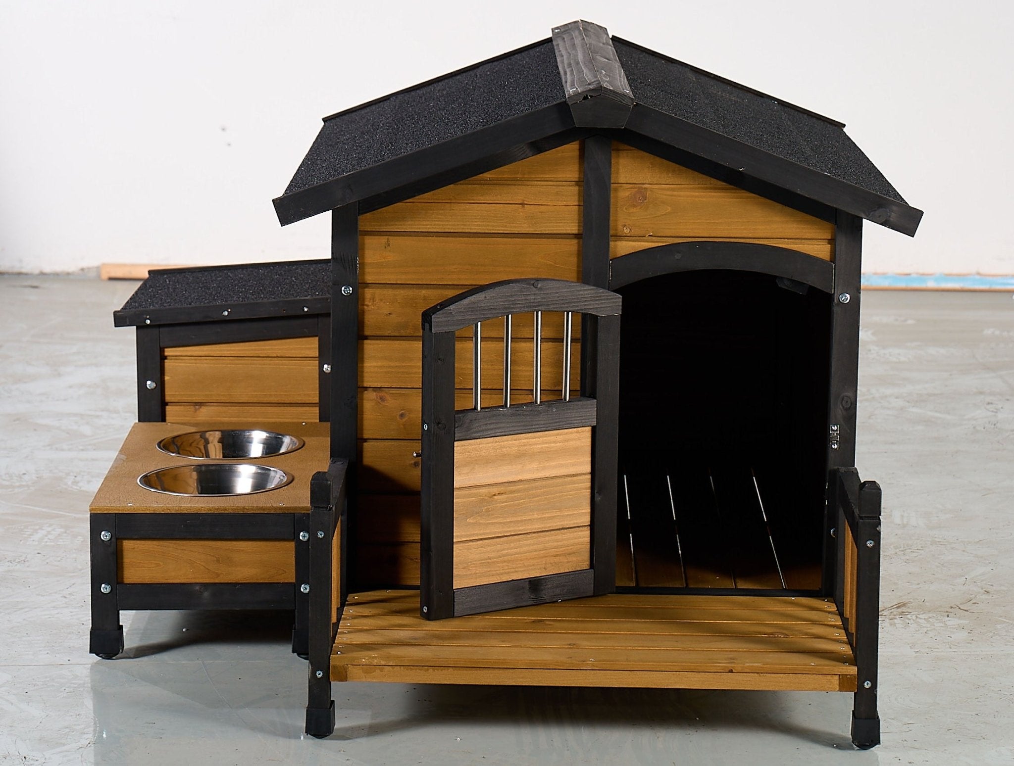 large wooden dog house - KiKiUMi