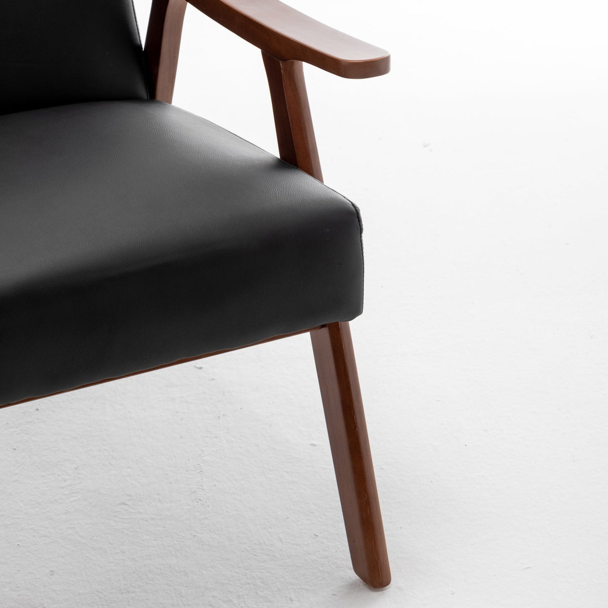 Medieval modern wing-back lounge chair(black PU) - KiKiUMi