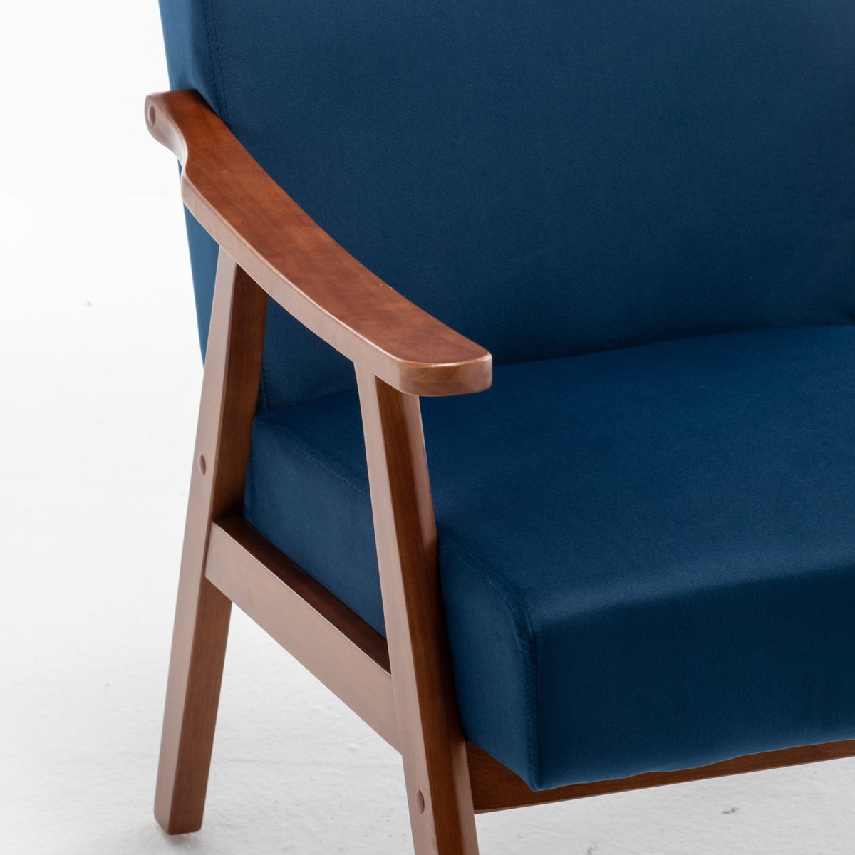 Medieval modern wing-back lounge chair(blue) - KiKiUMi