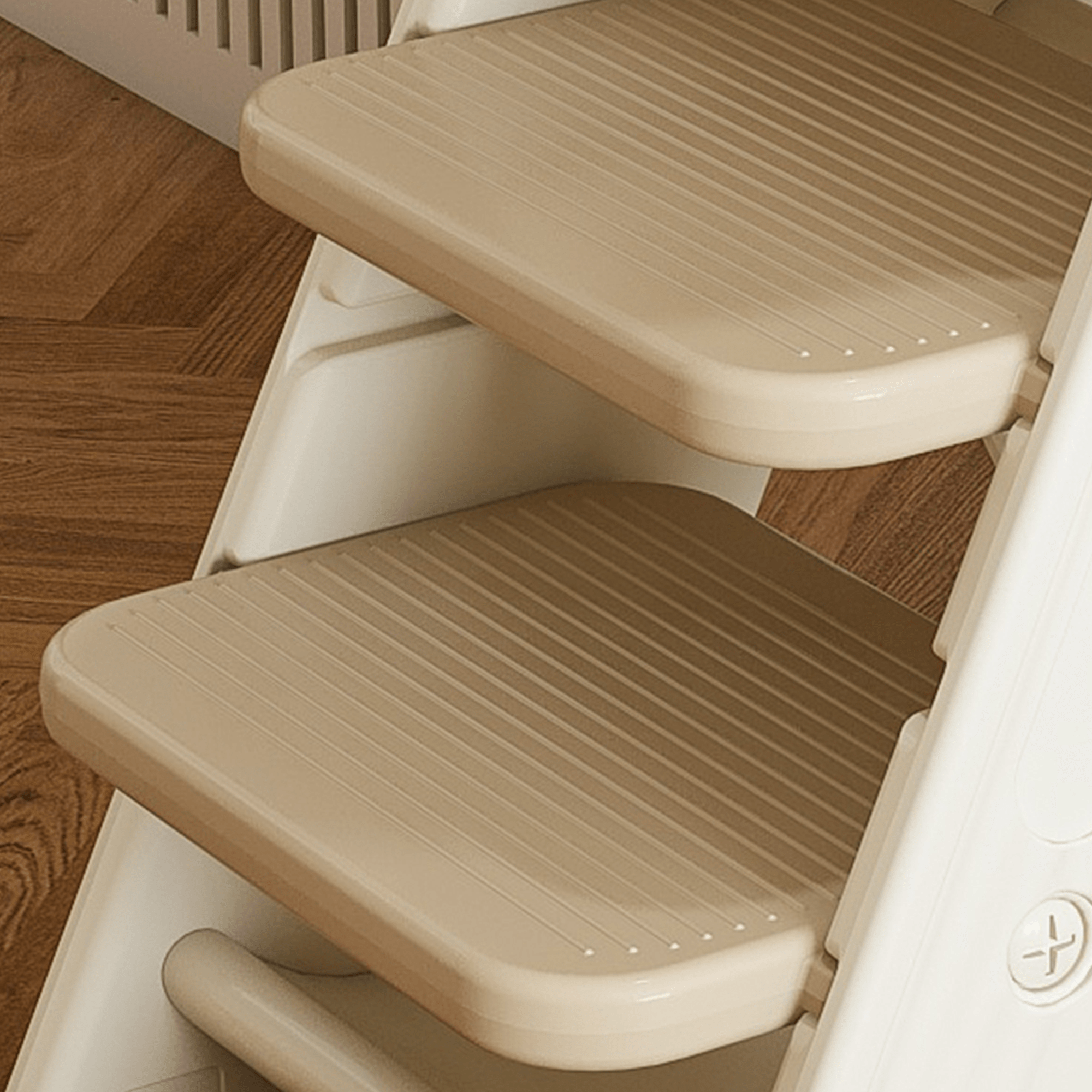 Multi - Functional Growing Up Dining Chair with Adjustable Height and Five - Point Seat Belts - KiKiUMi