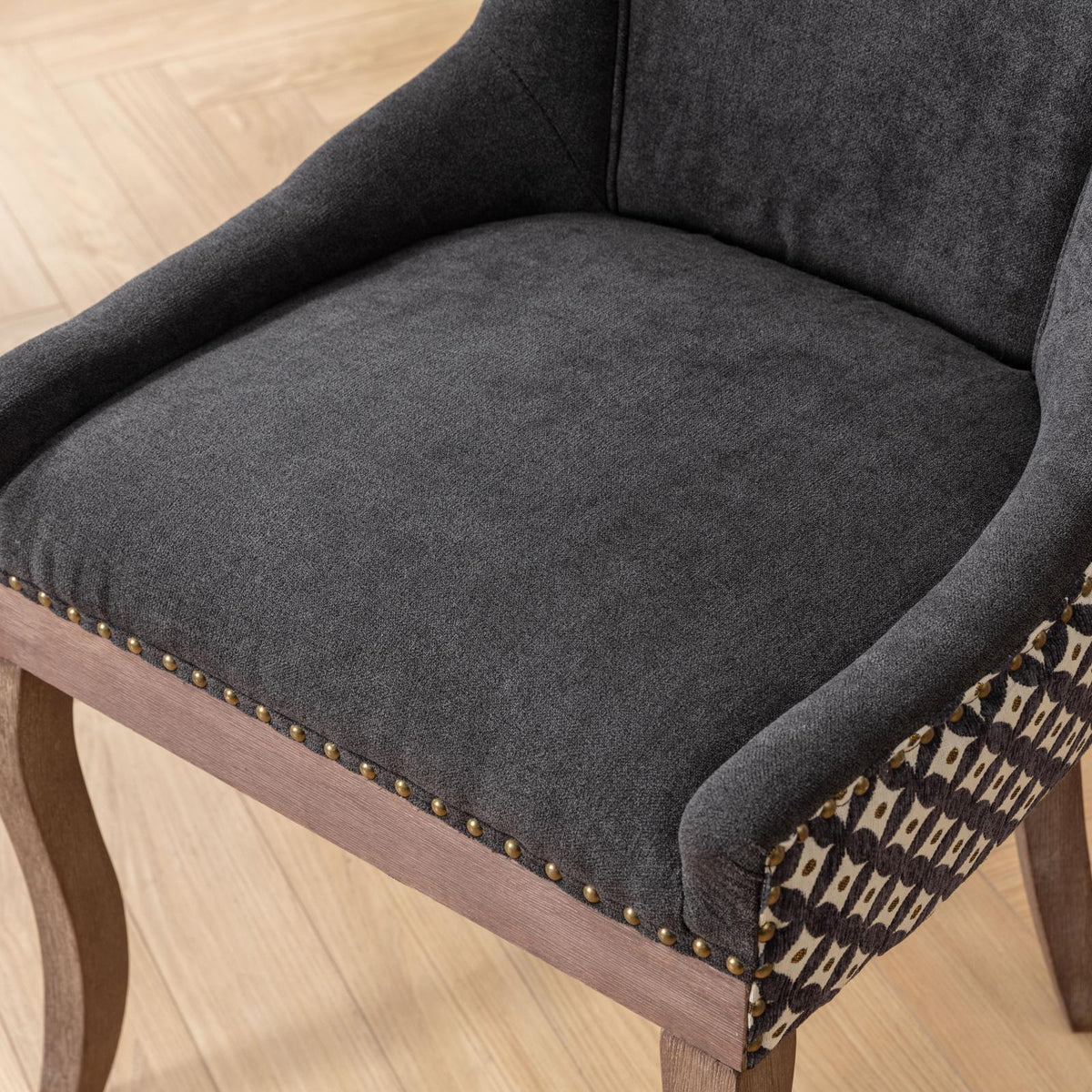 Retro-style thickened fabric light luxury high-back dining chair（black） - KiKiUMi