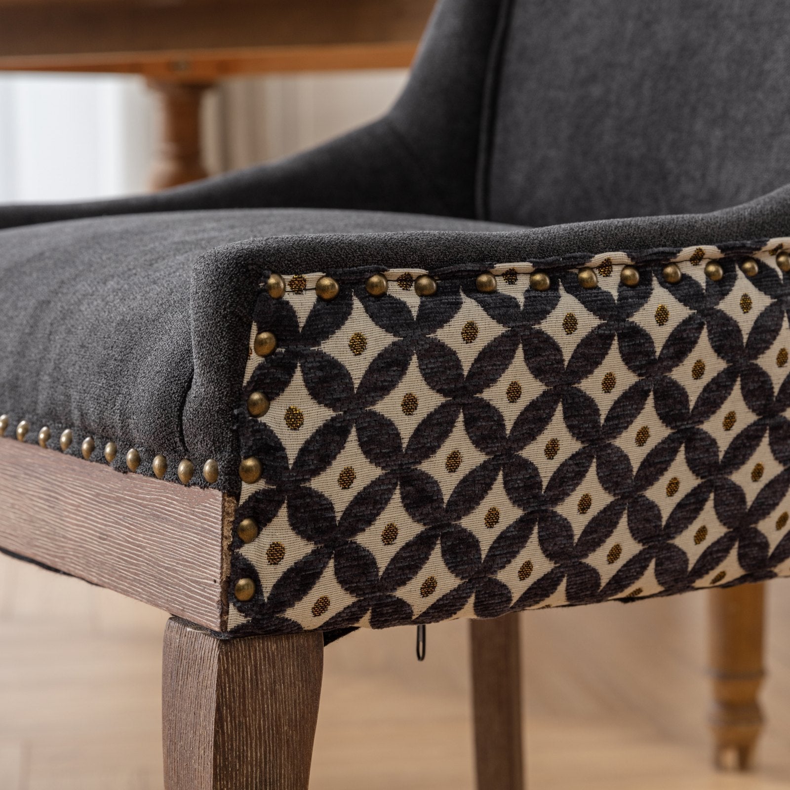 Retro-style thickened fabric light luxury high-back dining chair（black） - KiKiUMi