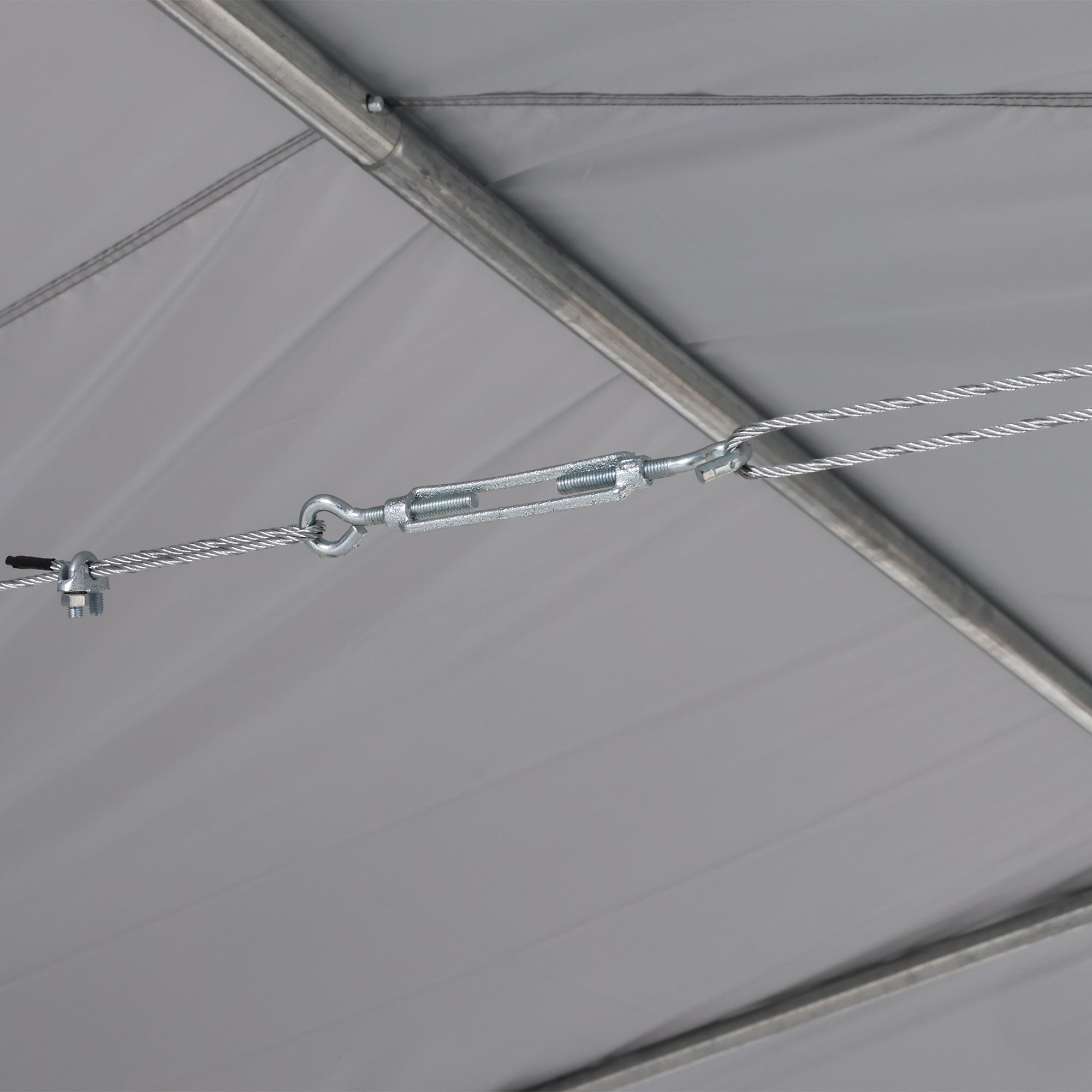 The outdoor kennel is equipped with a waterproof roof - KiKiUMi