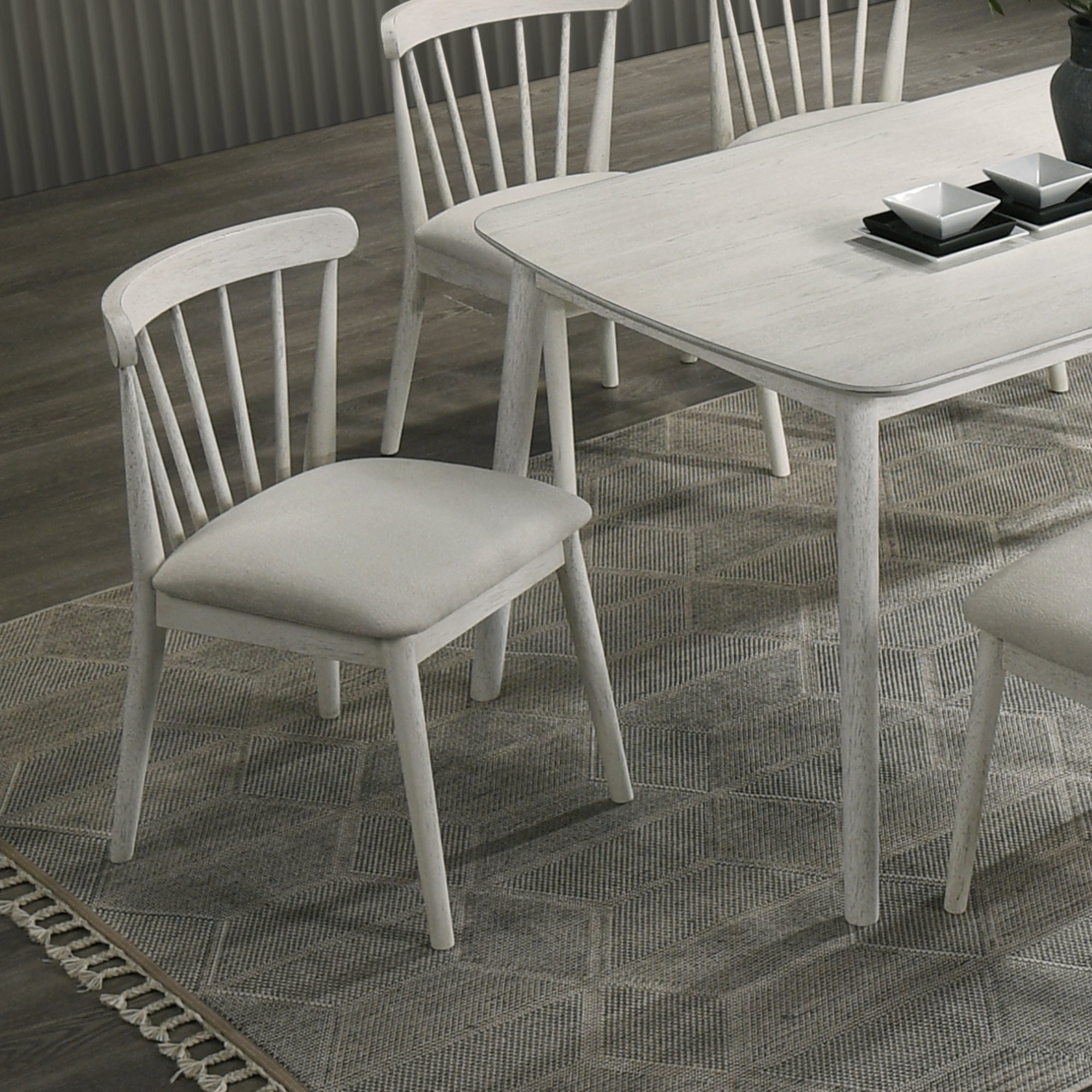 Two solid wood dining chairs in a rural style（white） - KiKiUMi
