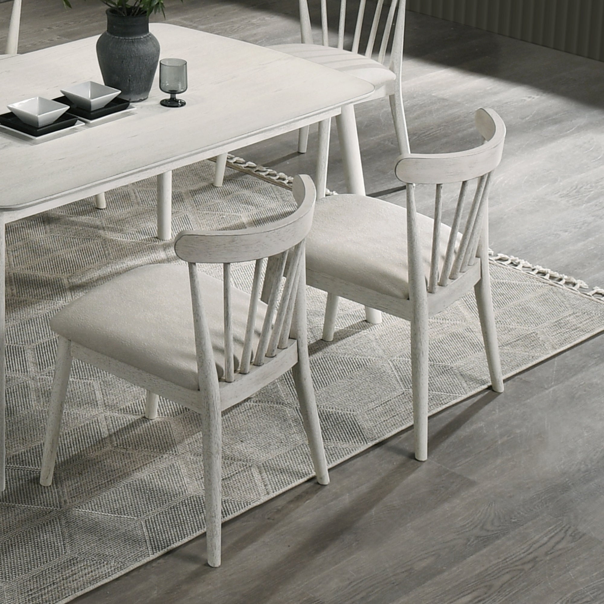Two solid wood dining chairs in a rural style（white） - KiKiUMi