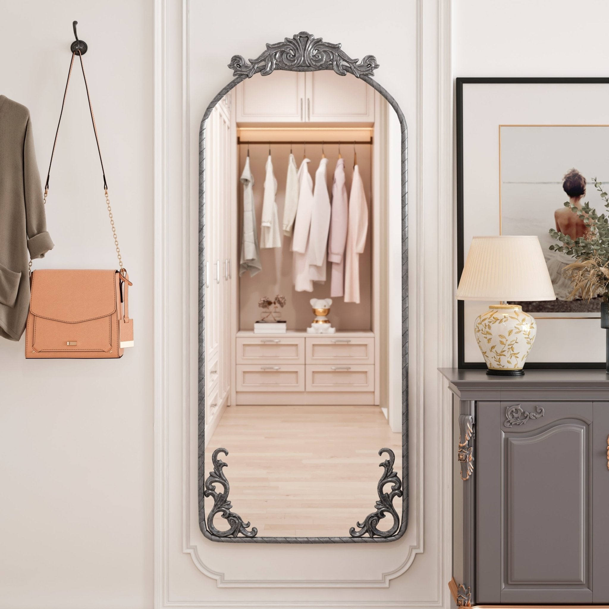 Vintage arched full - length mirror with engraved decals - KiKiUMi